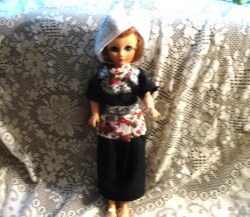 19'' LONG HAIR 14r 60S FASHION DOLL, DUTCH COSTUME, HAT, SHOES